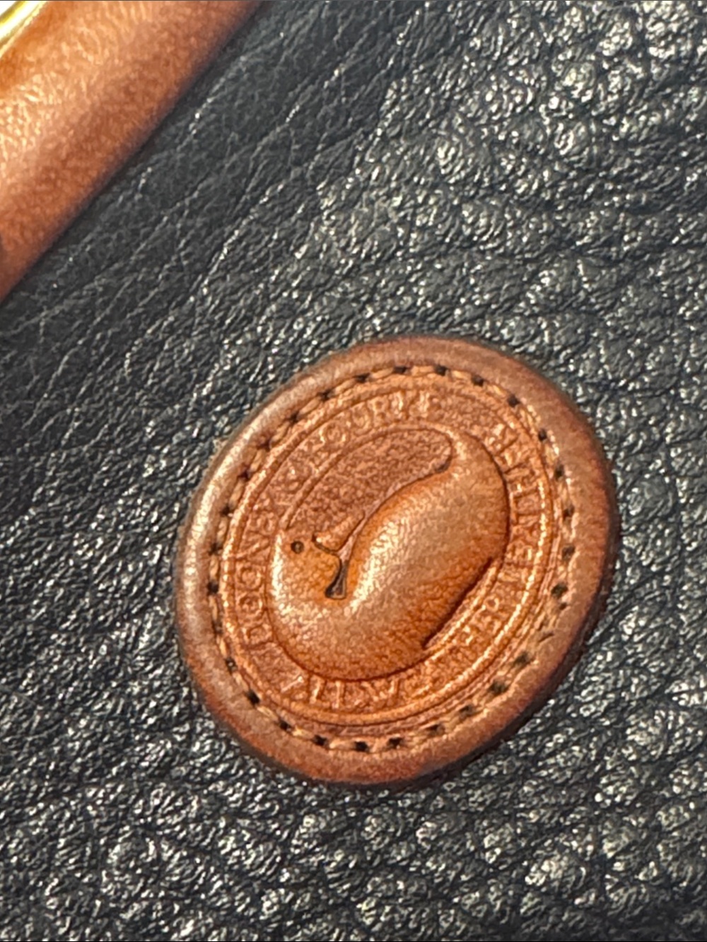 Dooney & Bourke vintage coin Kiss-Lock - Picture 6 of 12